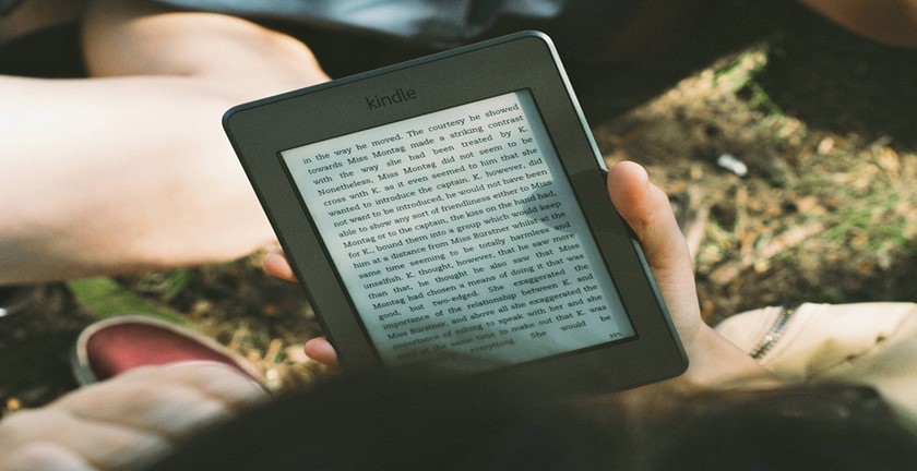 Pros and Cons of E-Readers