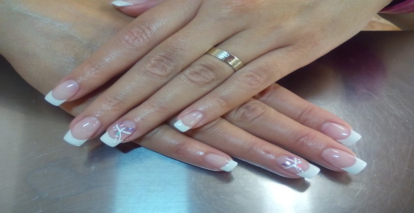 Pros and Cons of Gel Nails