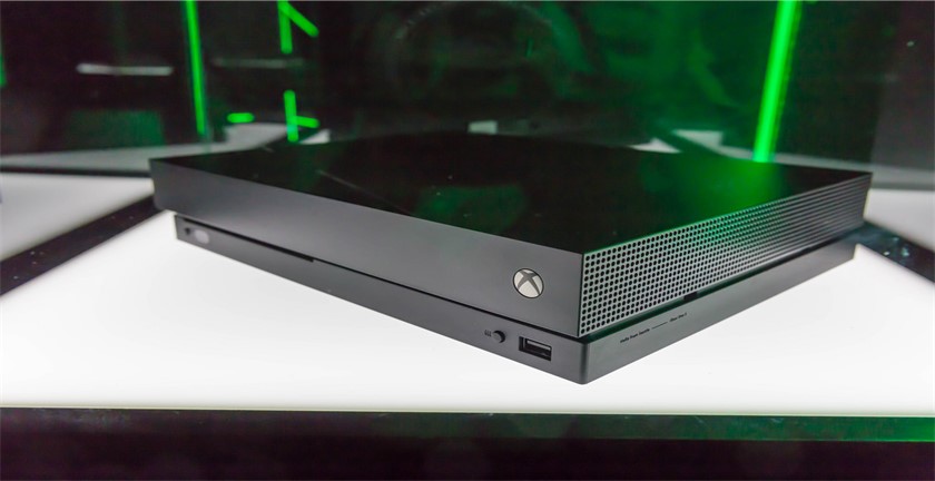 Pros and Cons of Xbox One X