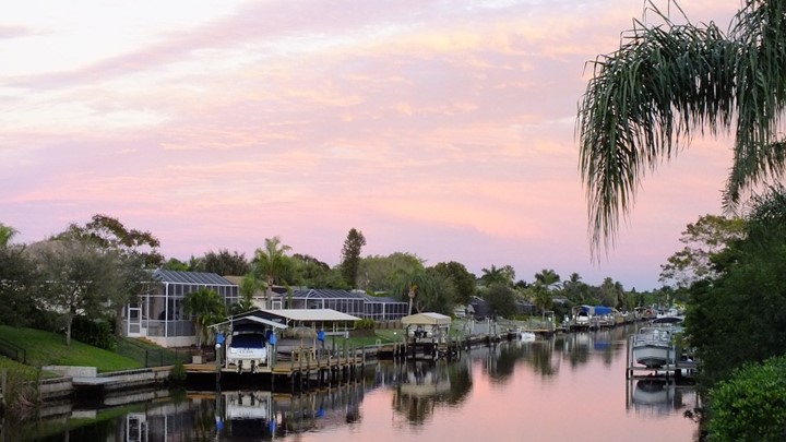 Pros and cons of living in Cape Coral, Florida