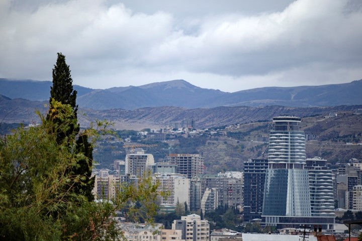 Pros and cons of Urbanization